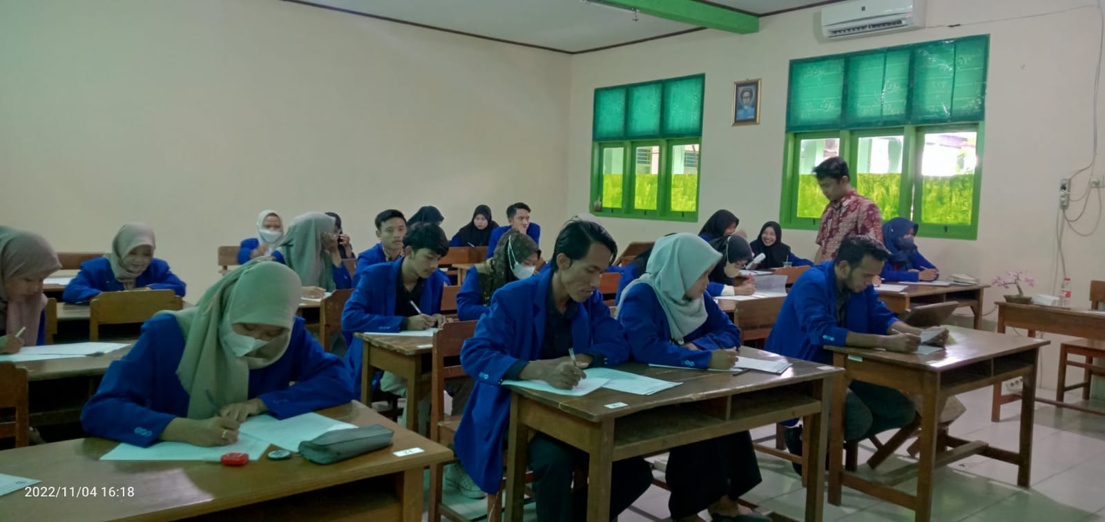 Mahasiswa UTD PSDKU Jakarta Menghadapi Ujian Tengah Semester Mahasiswa UTD PSDKU Jakarta Menghadapi Ujian Tengah Semester