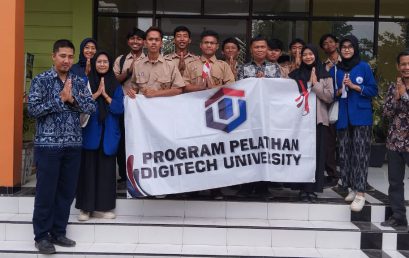 PELATIHAN WEB DESIGN DI SMK BHAKTI PRAJA TALANG