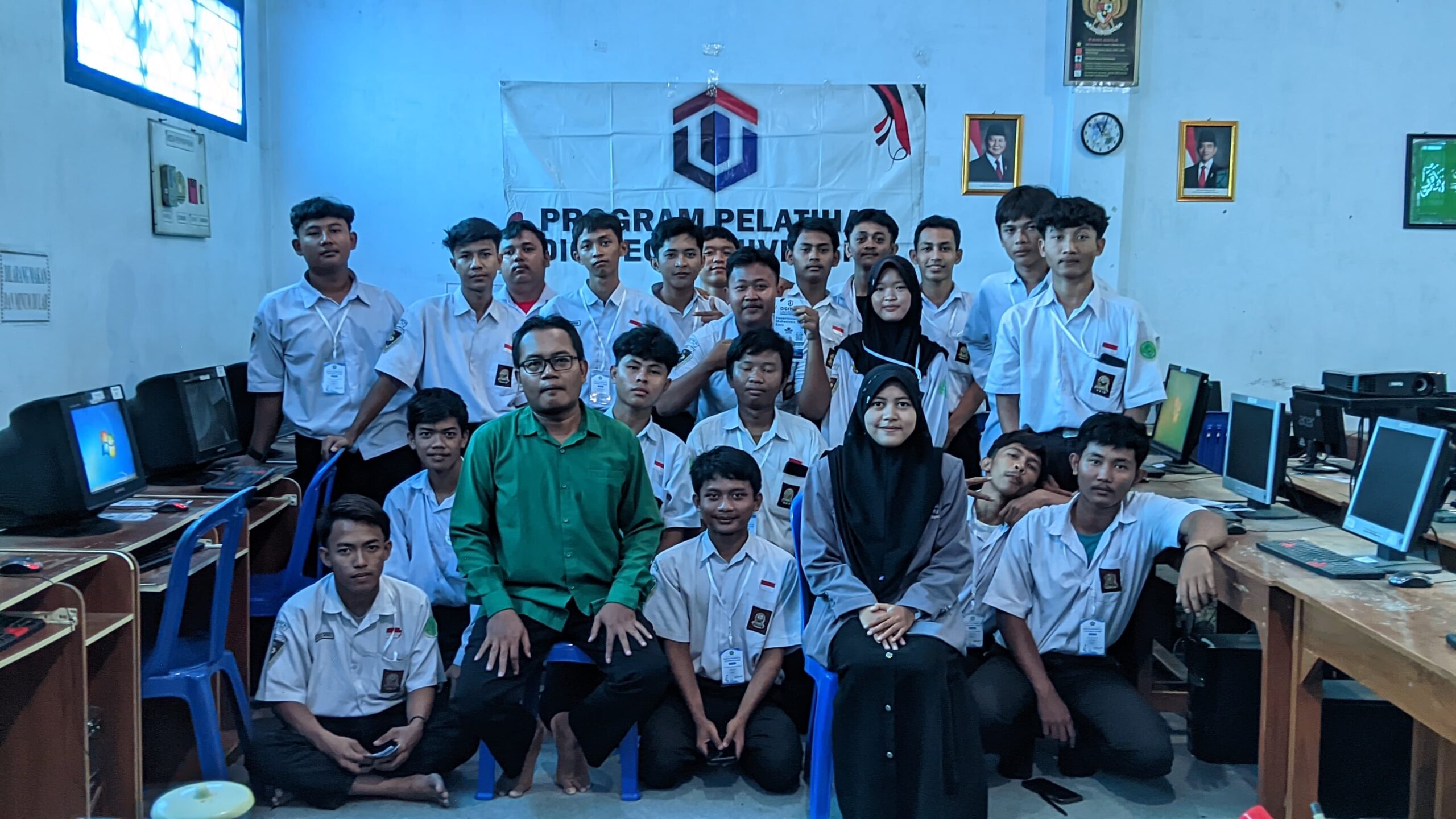 Dosen Universitas Teknologi Digital Jadi Penguji UKK SMK Maarif NU Talang Dosen Universitas Teknologi Digital Jadi Penguji UKK SMK Maarif NU Talang